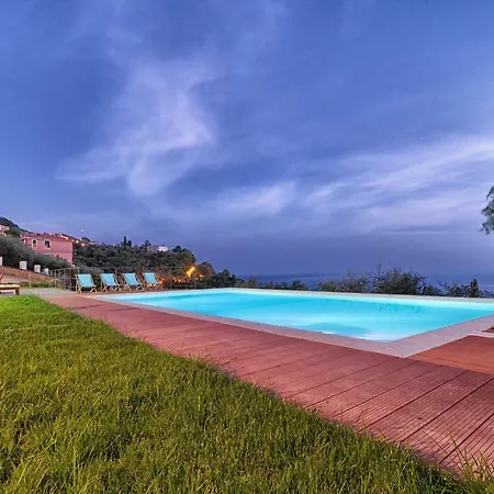 La Bianchina - House With Pool * Chiavari