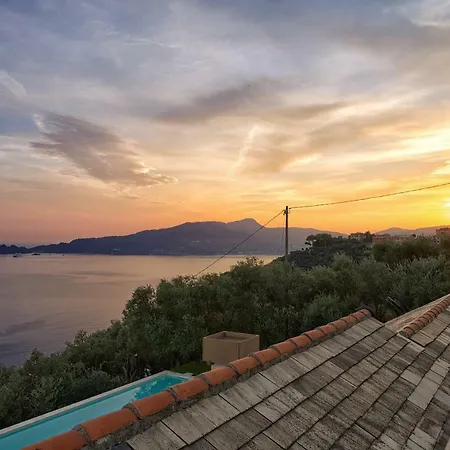 La Bianchina - House With Pool Chiavari